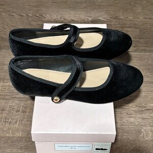 cupcakes & cashmere velvet Black Ballet flats, size 3 Y